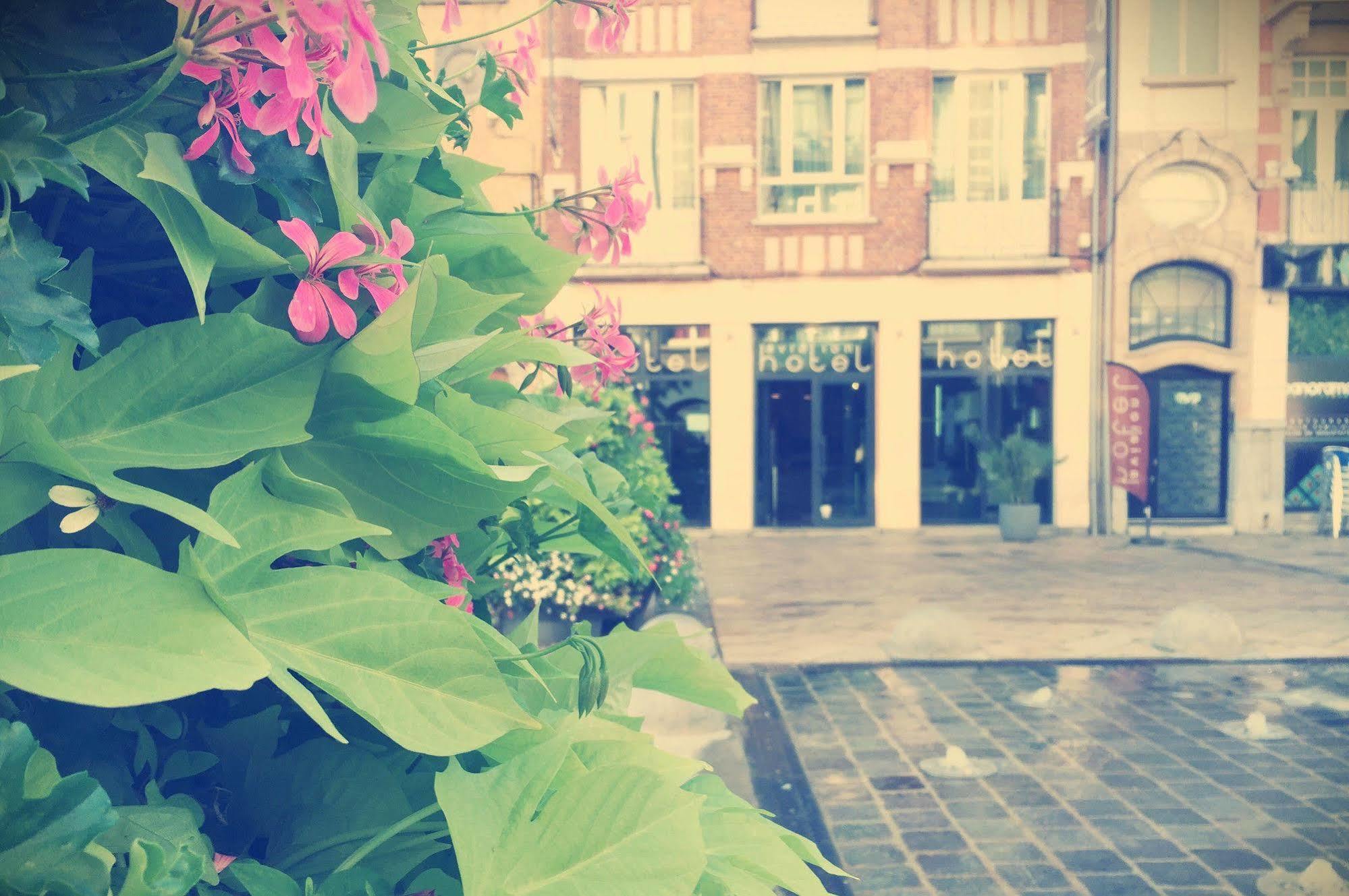 Hotel Aviation Saint-Gilles Exterior foto
